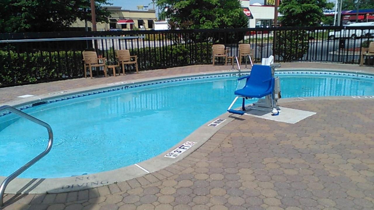 Comfort Inn & Suites Thomson Exterior photo