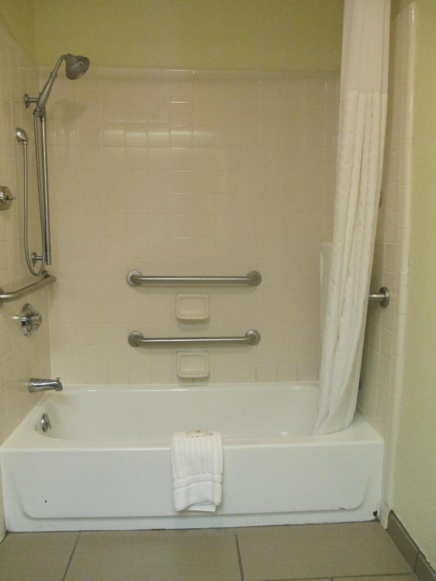 Comfort Inn & Suites Thomson Room photo